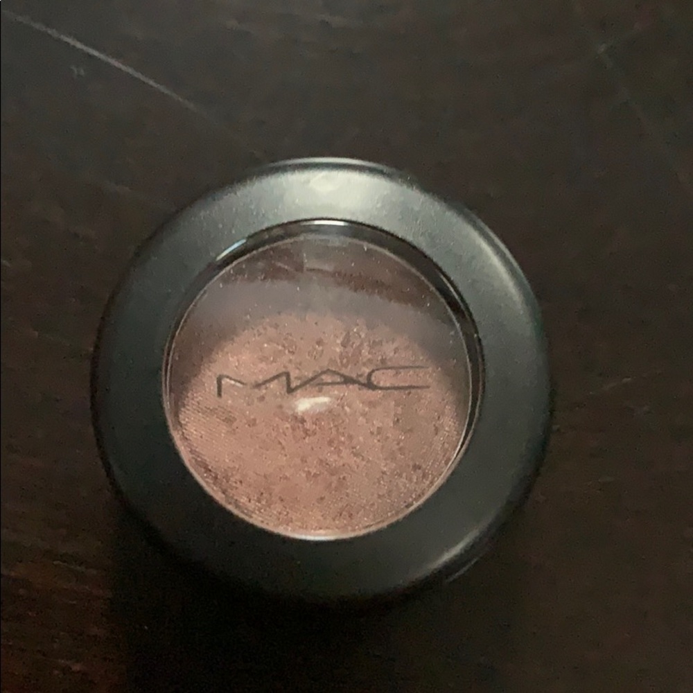 Mac sable eyeshadow